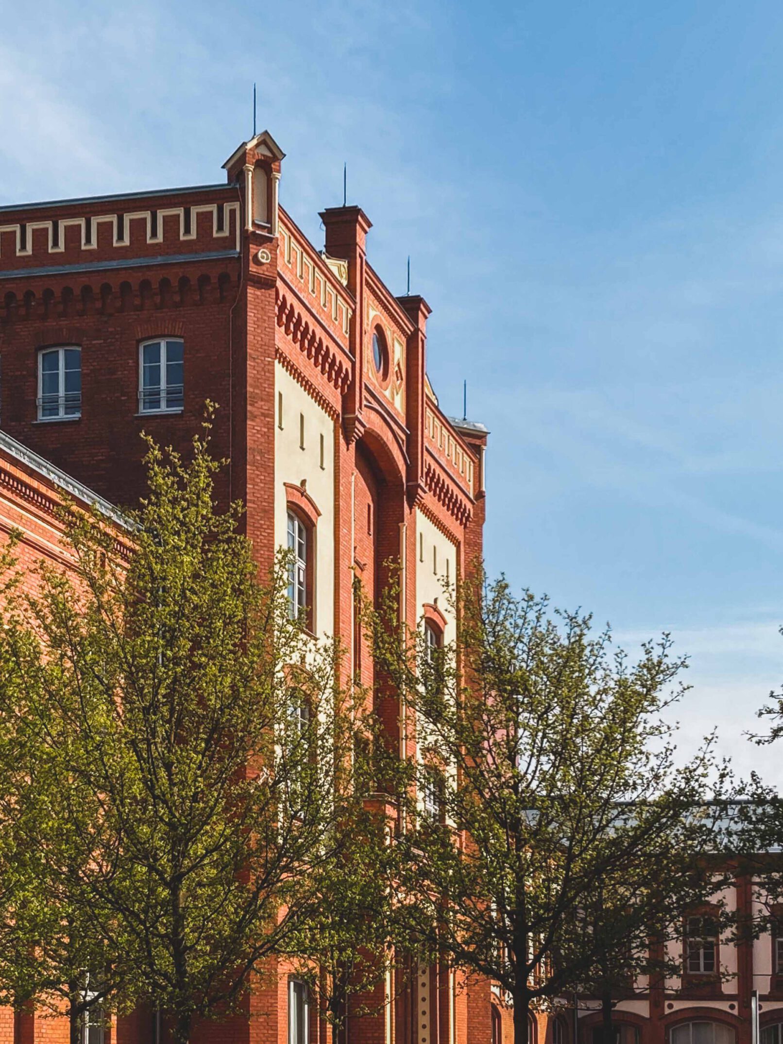 Fassade Finanzamt Schwerin Sanierung