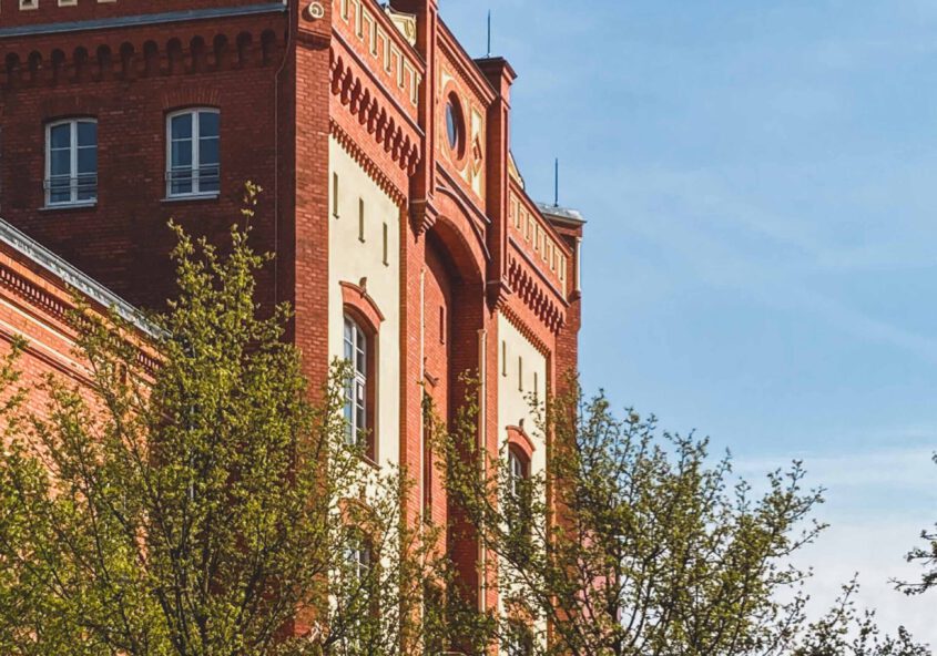 Fassade Finanzamt Schwerin Sanierung